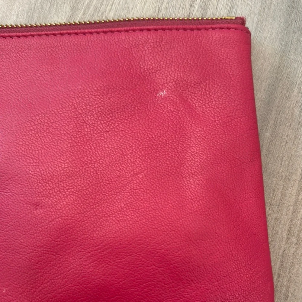 THACKER- Elegant Pink Leather Clutch with Gold Accent - Picture 5 of 10